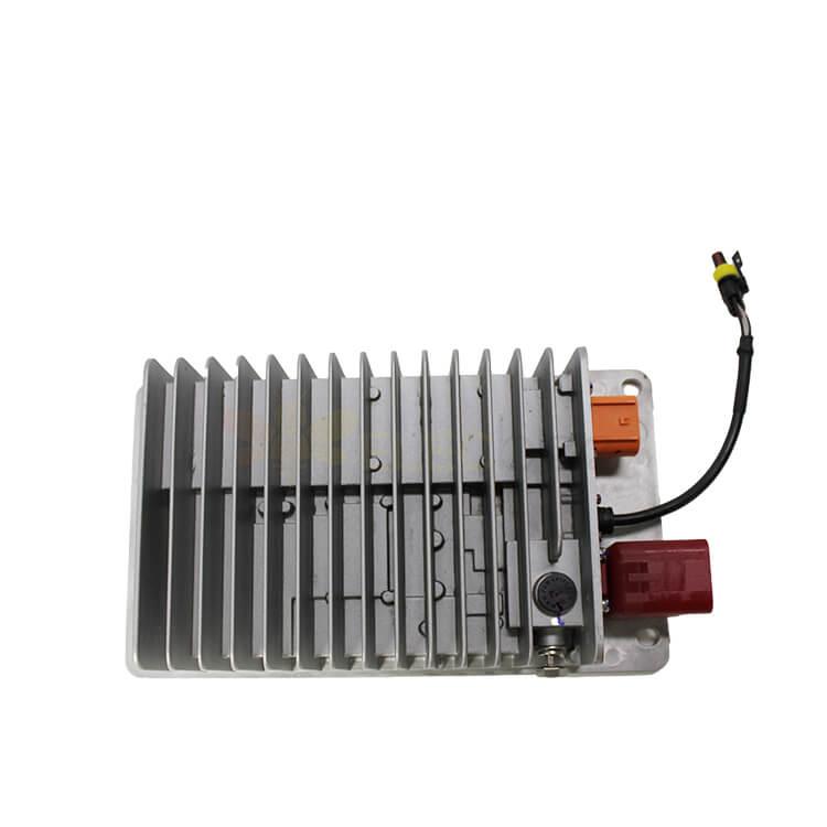 Chargeur de batterie EV 1KW 14V, 8,0 ~ 15V, 72A pour 320V DC à DC intégré