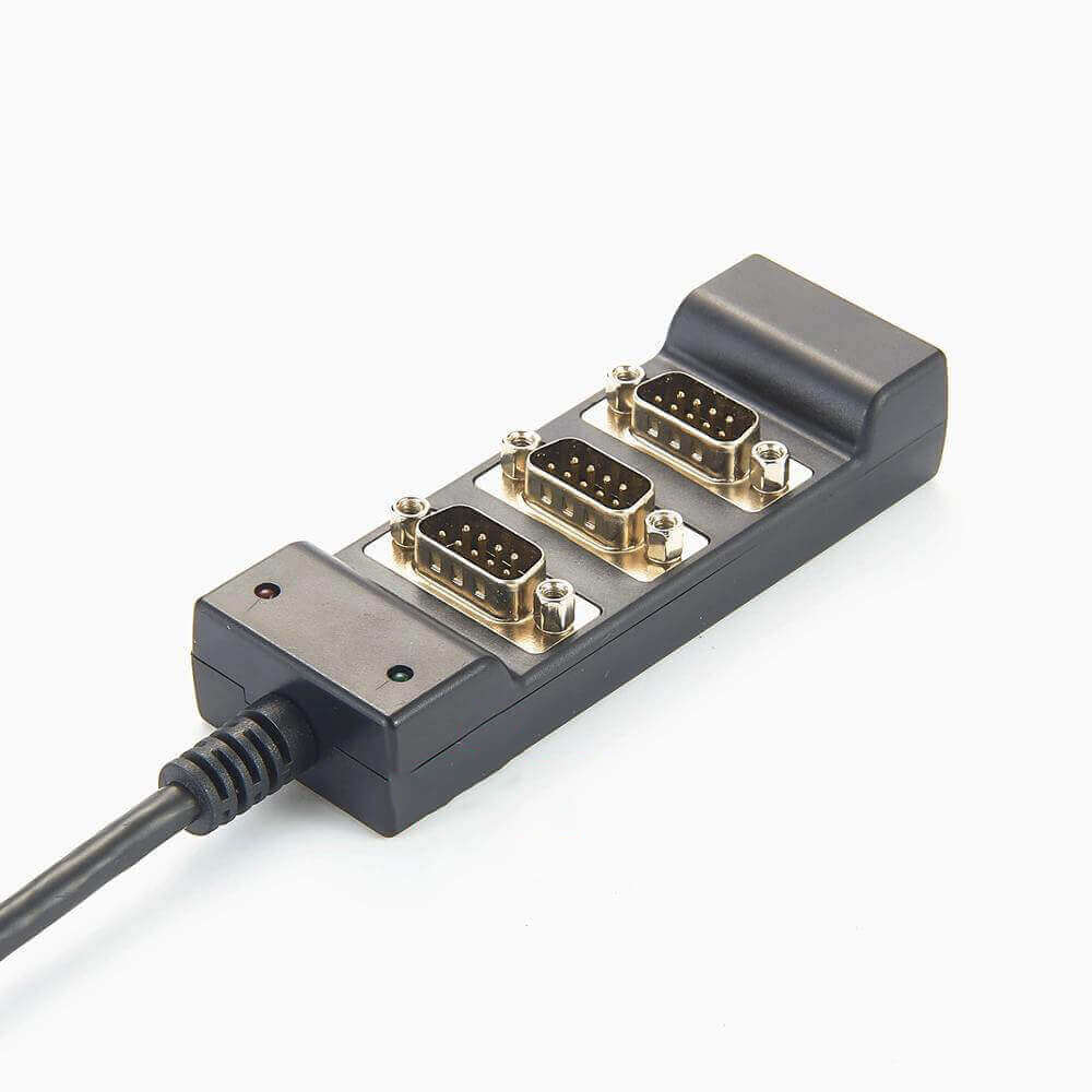 可以使用 3 件 DB9 公连接器和 USB-A 分流器集线器
