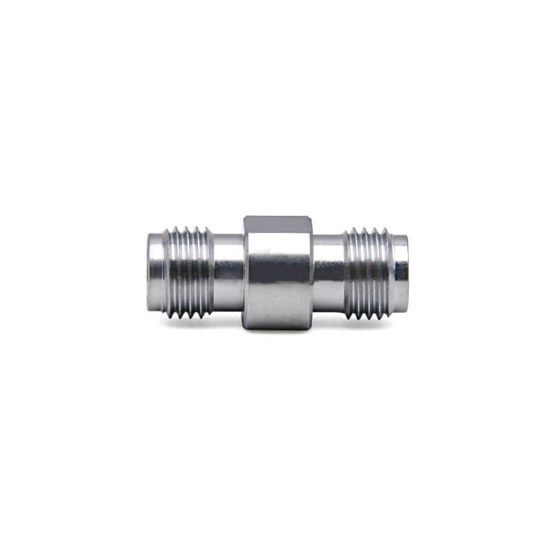 SMA Male Connector, 12.7mm / .50″ Square Flange 0.38mm / .015″ Pin Terminal